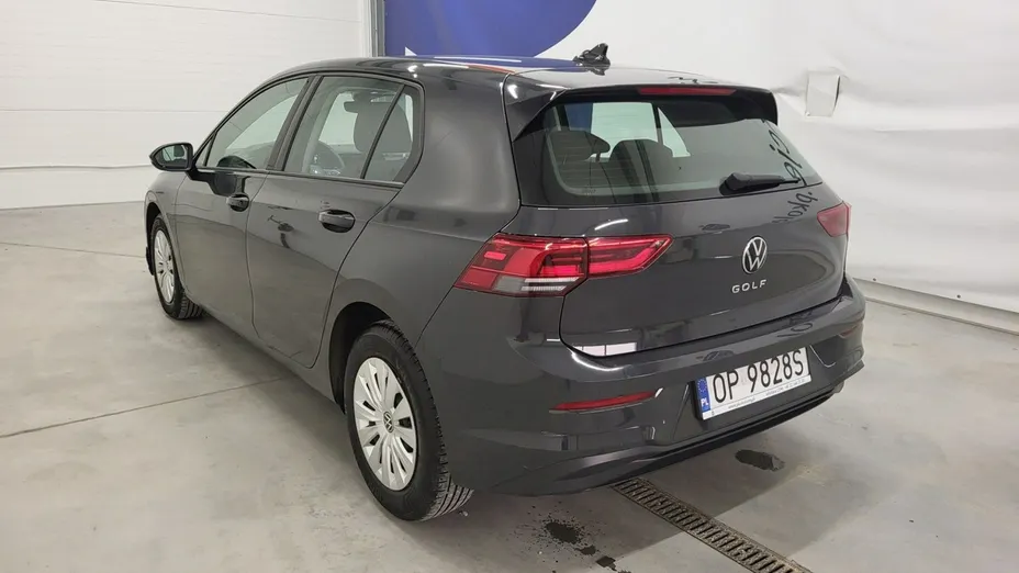 VOLKSWAGEN Golf -