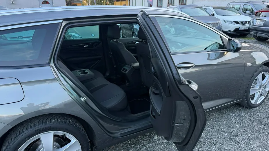 OPEL Insignia -