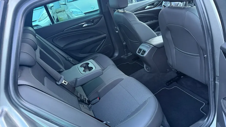 OPEL Insignia -