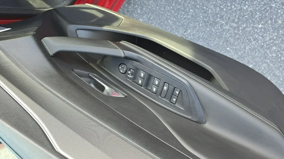 PEUGEOT 308 -