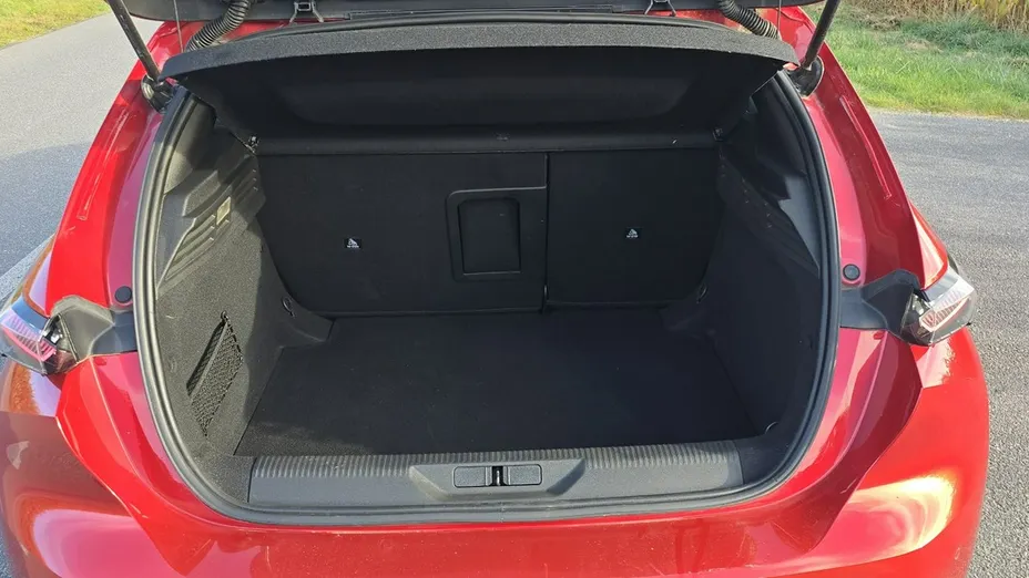 PEUGEOT 308 -