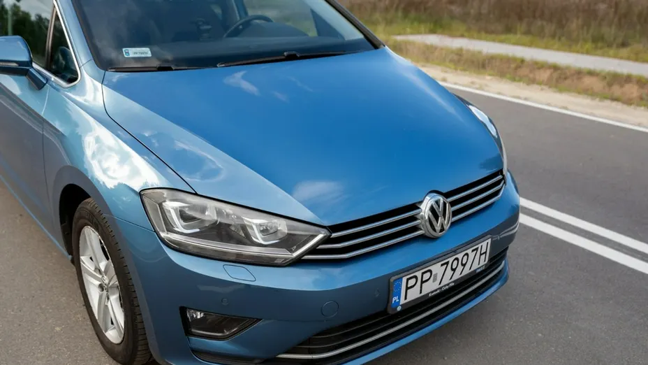 VOLKSWAGEN Golf Sportsvan -