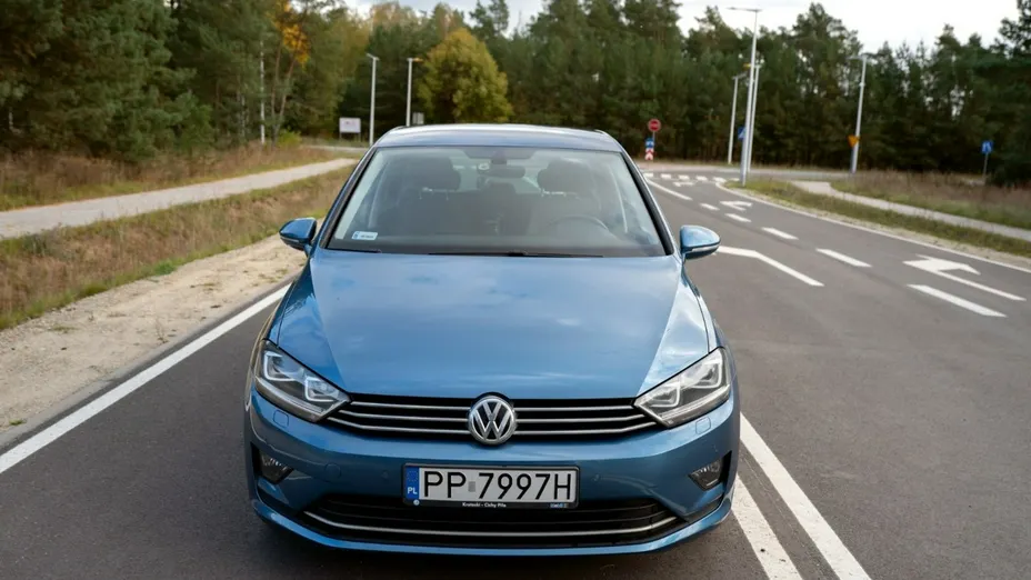 VOLKSWAGEN Golf Sportsvan -