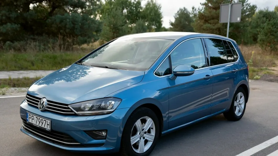 VOLKSWAGEN Golf Sportsvan -