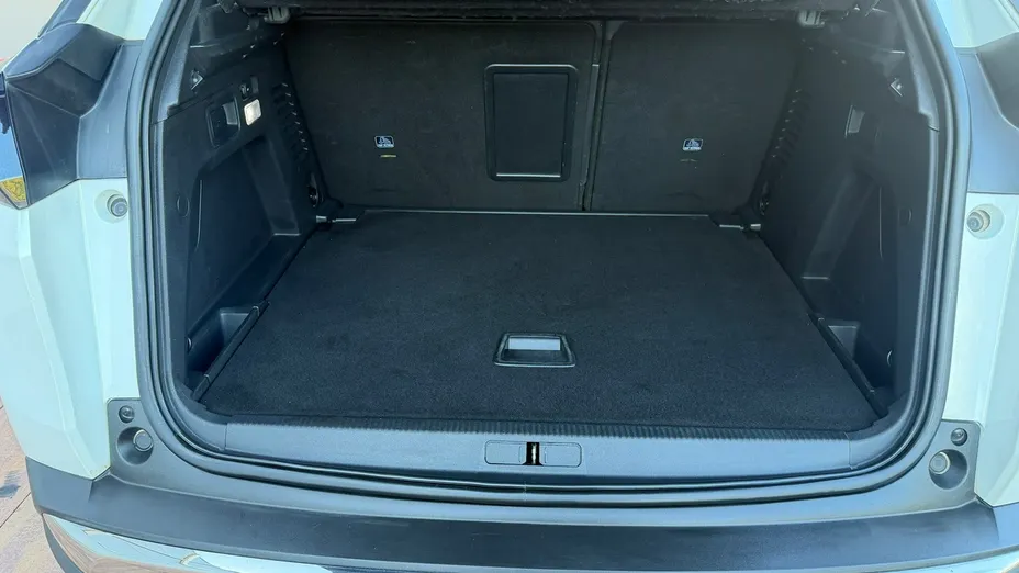 PEUGEOT 3008 -