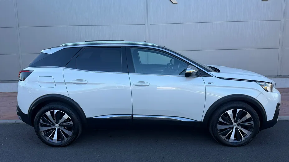 PEUGEOT 3008 -