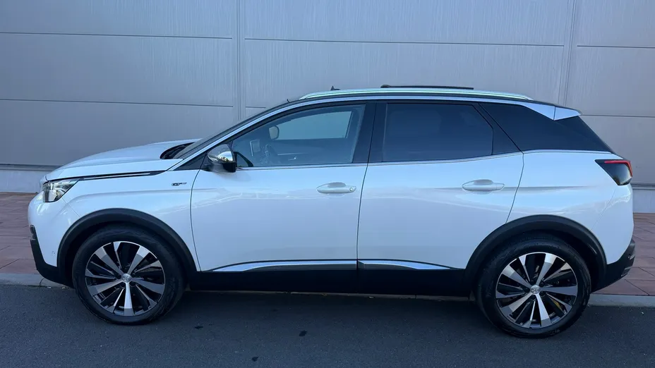 PEUGEOT 3008 -