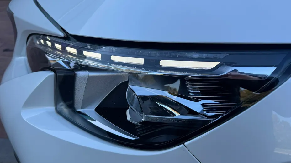 PEUGEOT 3008 -