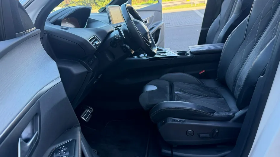PEUGEOT 3008 -