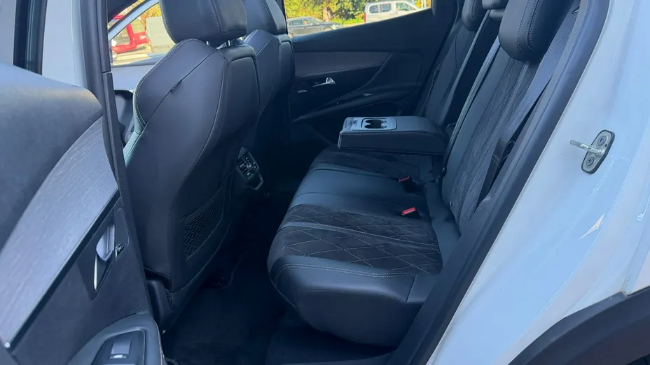 PEUGEOT 3008 -