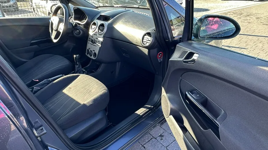 OPEL Corsa -