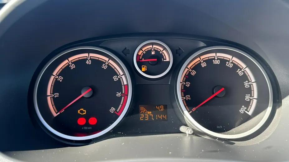 OPEL Corsa -