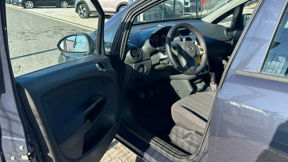 OPEL Corsa -
