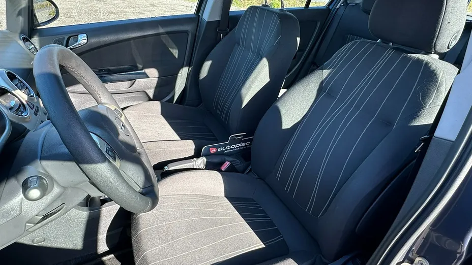 OPEL Corsa -