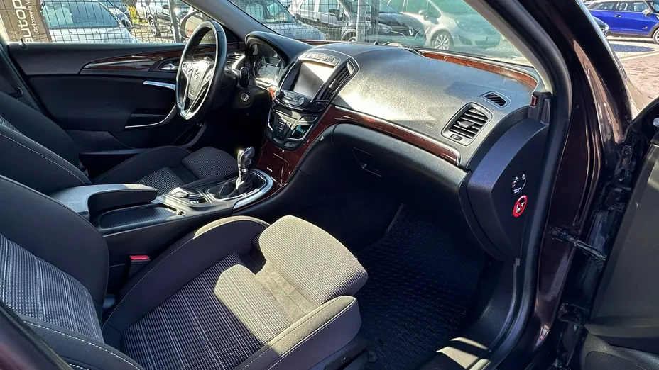 OPEL Insignia -