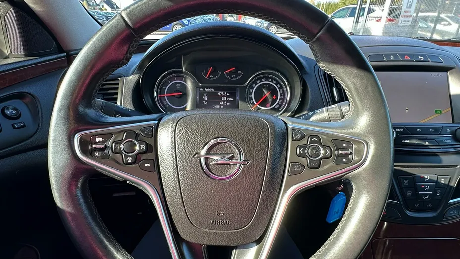 OPEL Insignia -
