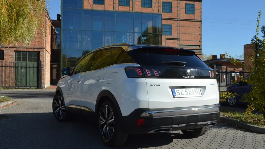 PEUGEOT 3008 -