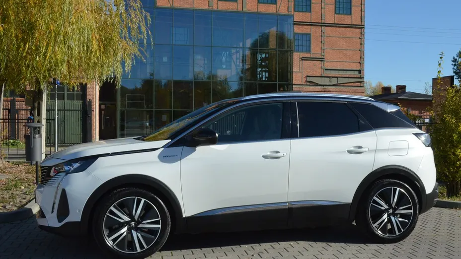 PEUGEOT 3008 -