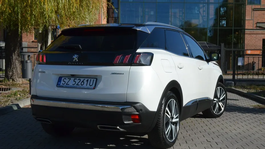 PEUGEOT 3008 -