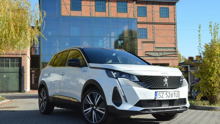 PEUGEOT 3008 -