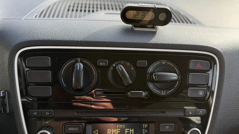 VOLKSWAGEN up! -