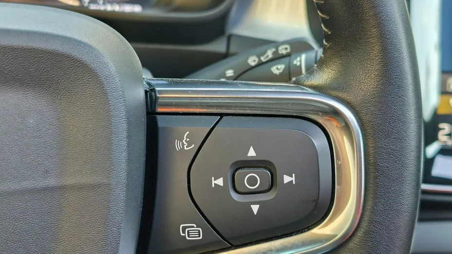 VOLVO XC40 -