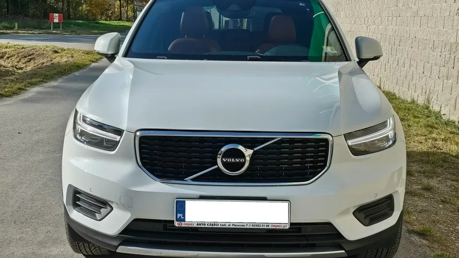 VOLVO XC40 -