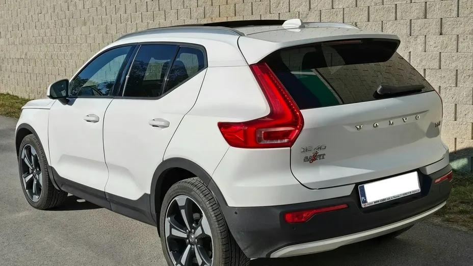 VOLVO XC40 -