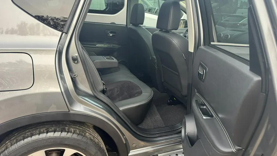 NISSAN Qashqai -