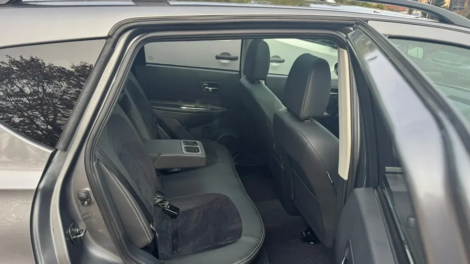 NISSAN Qashqai -