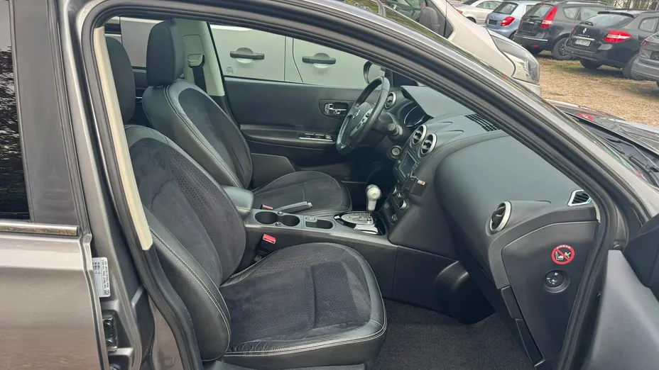 NISSAN Qashqai -