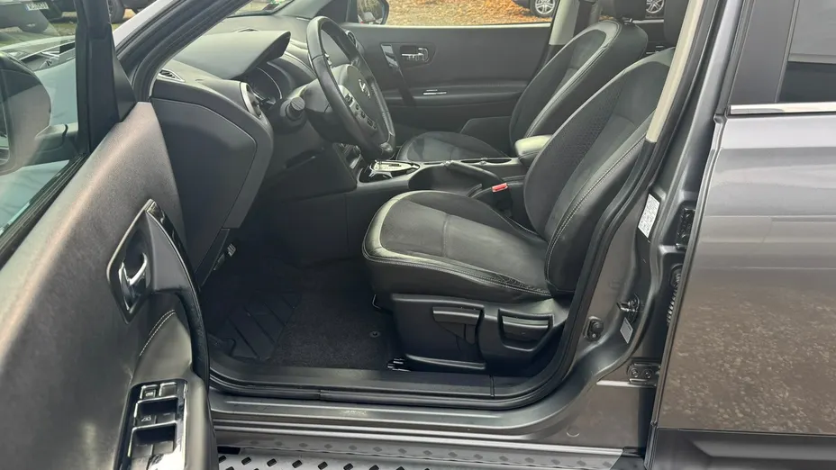 NISSAN Qashqai -