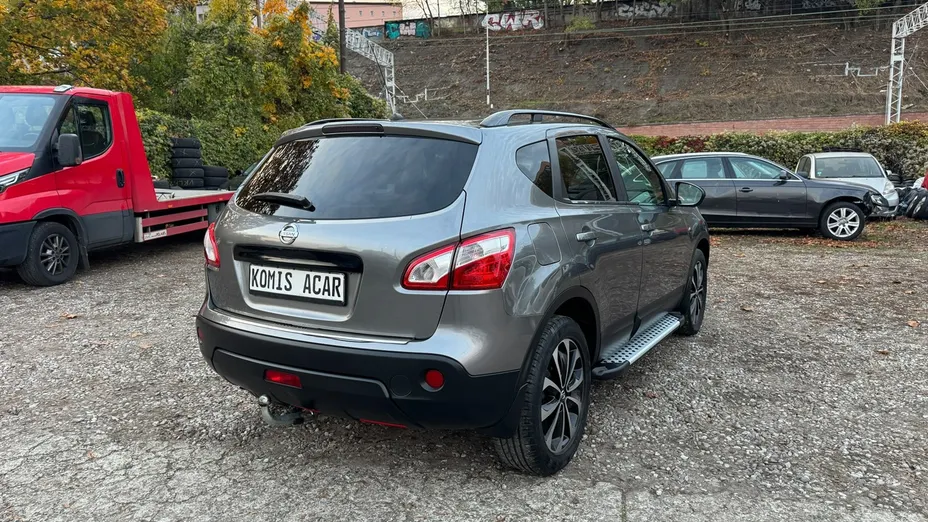 NISSAN Qashqai -