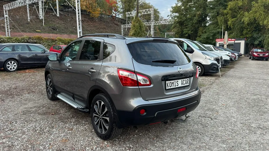 NISSAN Qashqai -