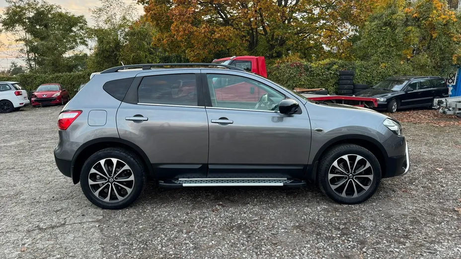 NISSAN Qashqai -