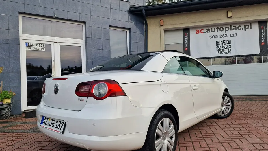 VOLKSWAGEN Eos -