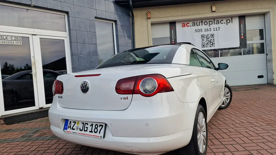 VOLKSWAGEN Eos -