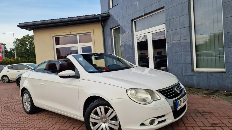 VOLKSWAGEN Eos -