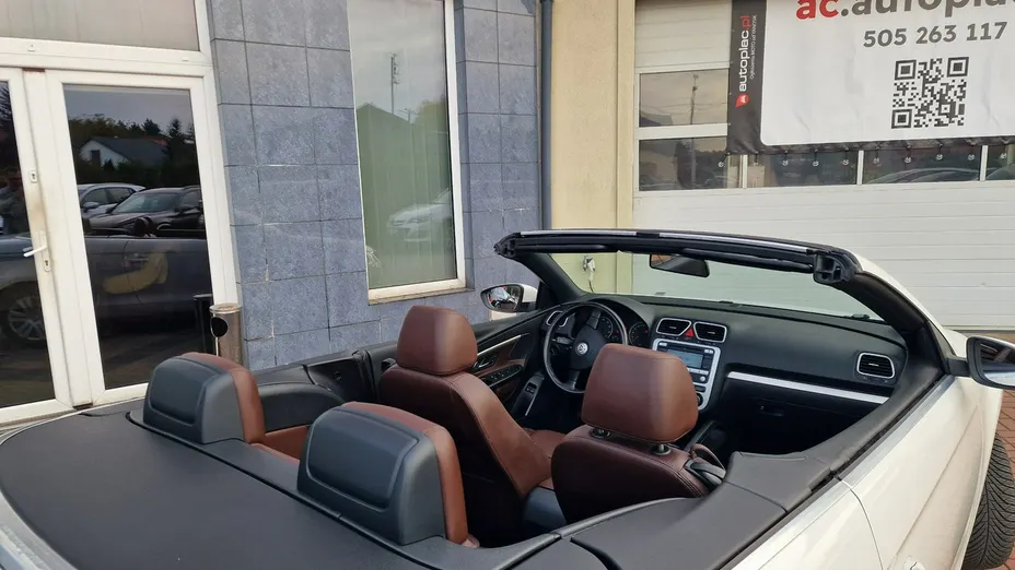 VOLKSWAGEN Eos -