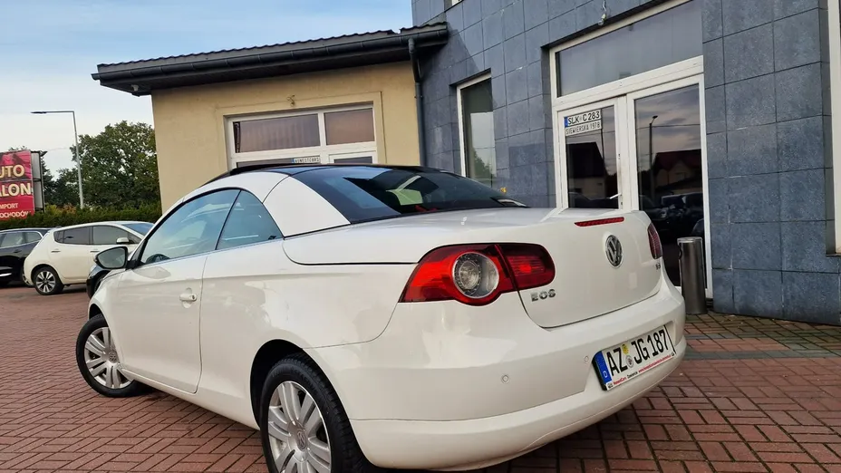 VOLKSWAGEN Eos -