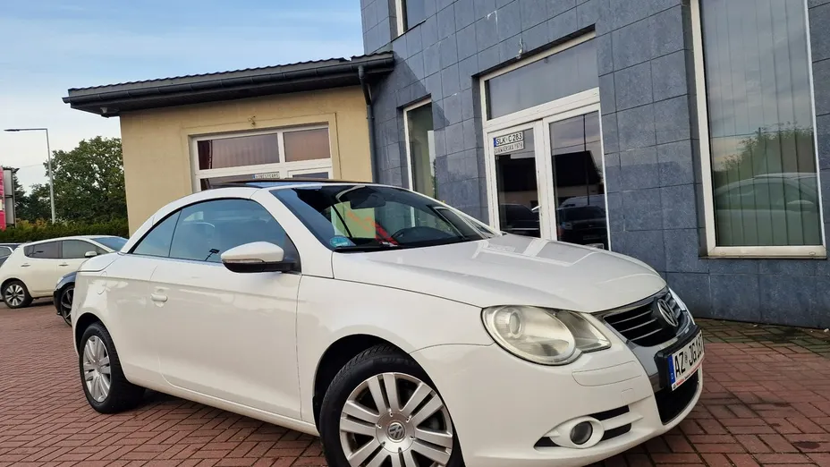 VOLKSWAGEN Eos -