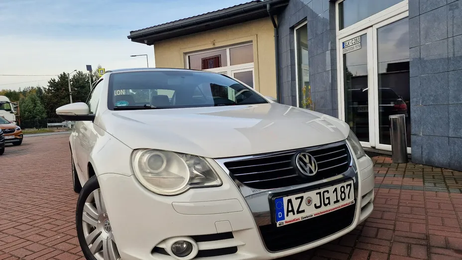 VOLKSWAGEN Eos -