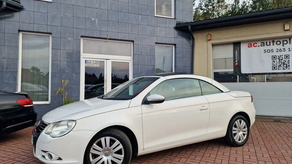VOLKSWAGEN Eos -