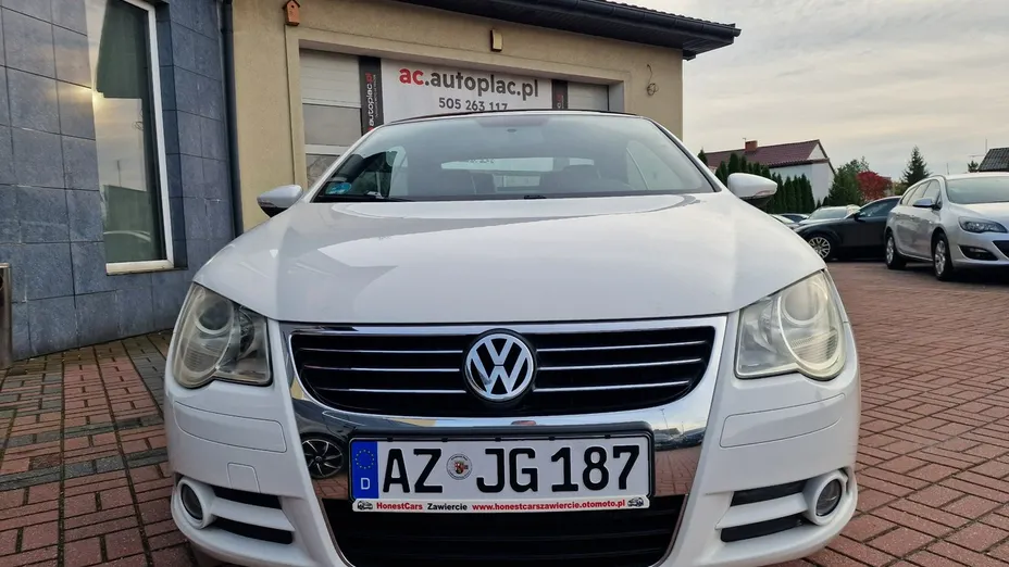 VOLKSWAGEN Eos -