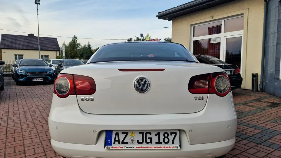 VOLKSWAGEN Eos -