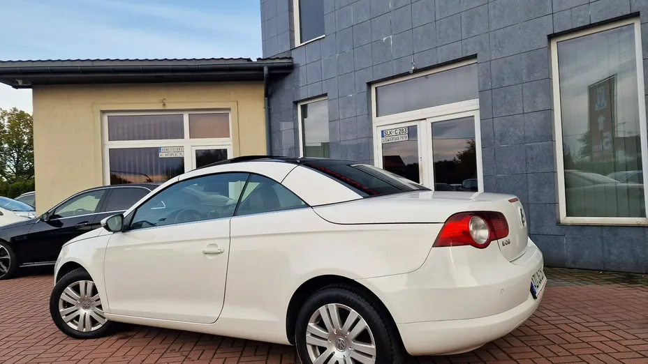 VOLKSWAGEN Eos -