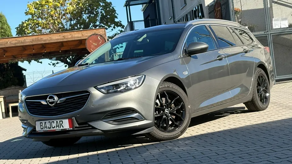 OPEL Insignia -