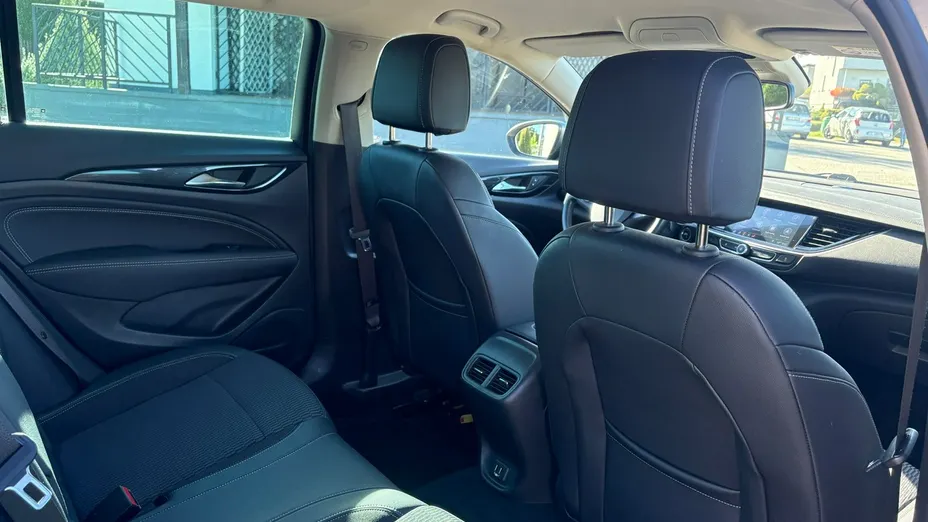 OPEL Insignia -