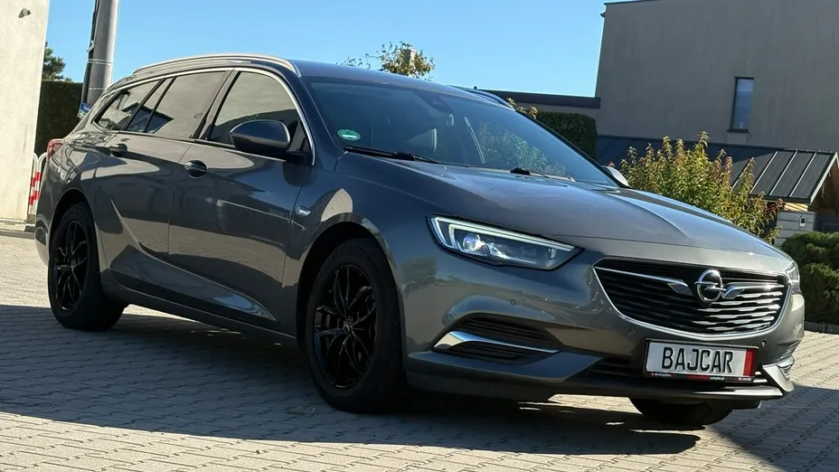 OPEL Insignia -