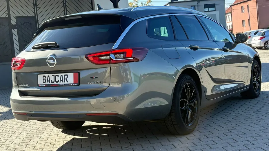 OPEL Insignia -